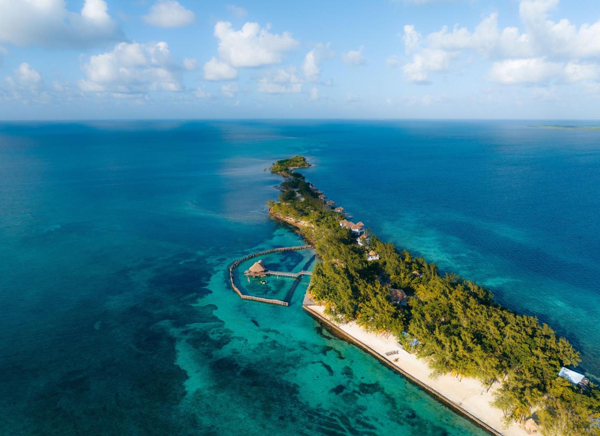 Thatch Caye Resort A Muy'Ono Resort Хопкинс Экстерьер фото